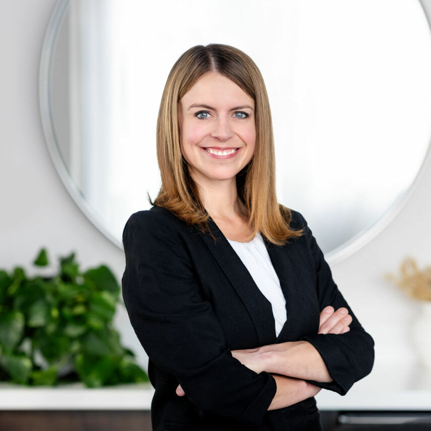 AdCellerant-2023-Headshots-Set2-TheUnfoundDoor-017