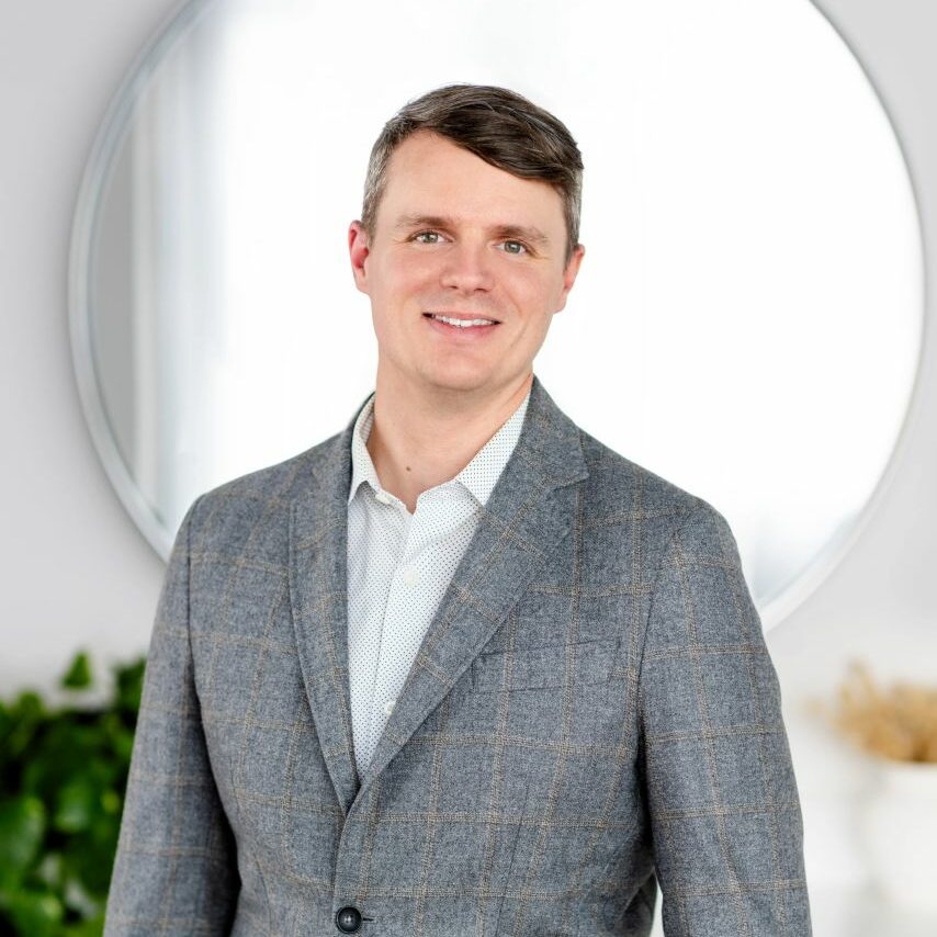 AdCellerant-2023-Headshots-Set2-TheUnfoundDoor-021